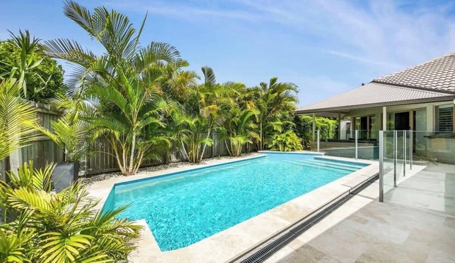 Bokarina Pool House - Relaxed Coastal Living in Mooloolaba Region
