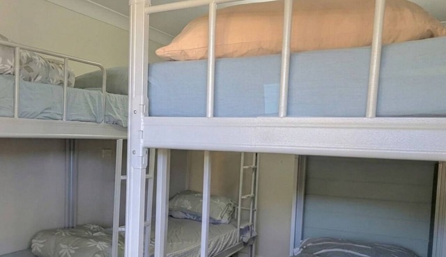 Book a Bed in 8 Beds FEMALE Dormitory in Ashcroft