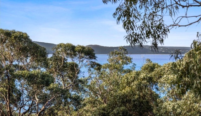 Boxy's Beach House: Perfect Location - Sea ViewsPeace & Quiet - Walk Anywhere in Lorne