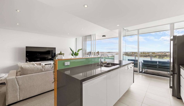 Breathtaking Waterfront Apartment in Mandurah in Mandurah