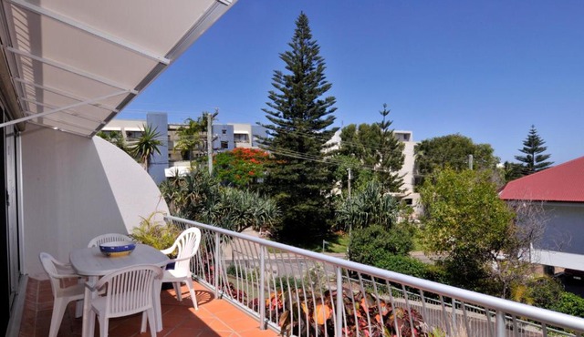 Bright & comfortable in quiet location in Sunshine Beach