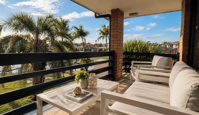 Broadwater Paradise – Canal Views & Beaches in Runaway Bay