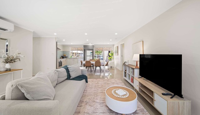 Buddina Bliss: Pet-friendly Retreat by the Beach in Mooloolaba Region