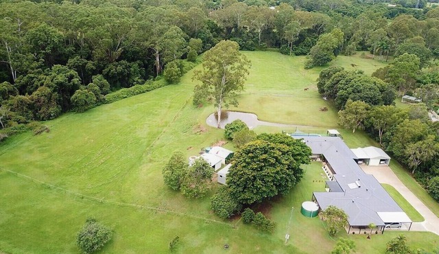 Caboolture Holiday Home: Gateway to Australia's Sunshine Coast Queensland in Bellmere Caboolture