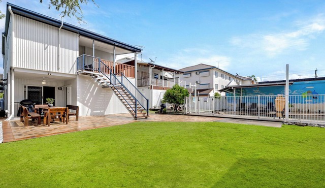 Cairns central walking Distance "Town House" in Parramatta Park