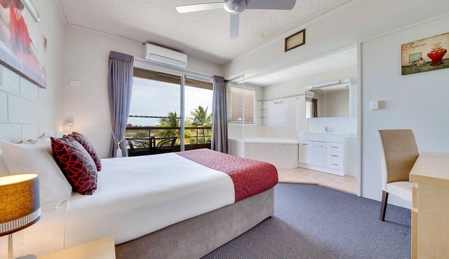Camelot Motel in South Gladstone