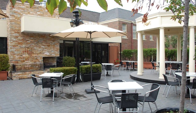 Canterbury International Hotel in Forest Hill