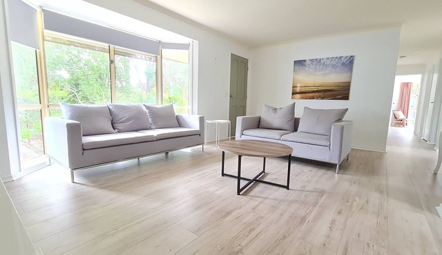 Caplesound Beach house 5 min walk to beach in Capel Sound
