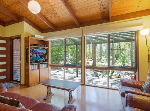 Caseys Pet Friendly Beach Cottage in Mystery Bay