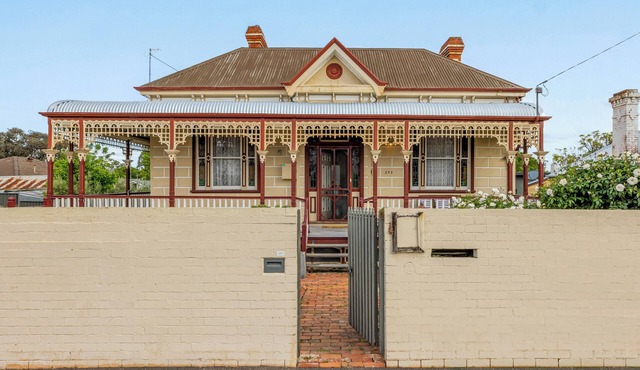 Cathedral View - Sleeps 16 in Bendigo
