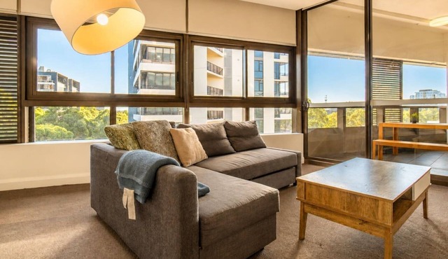 Central 2BR Olympic Park Apt with Parking in Sydney Olympic Park