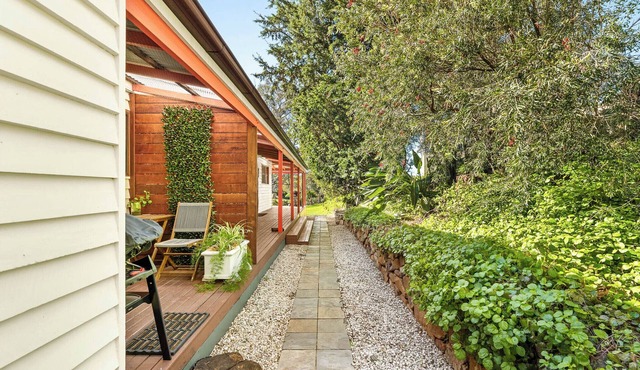 Central Tilba Overnight Retreat — King Bed, Ensuite, Pet-Friendly in Central Tilba
