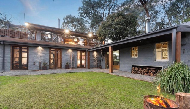 Chakra, A warm and peaceful Country House in North Warrandyte