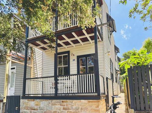 Charm & History 3bdr Cottage near Harbour Views
