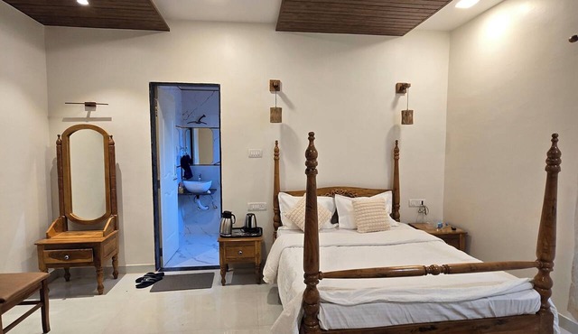 Charming 2-bedroom farmhouse in peaceful Mahabaleshwar retreat in Moleshwar
