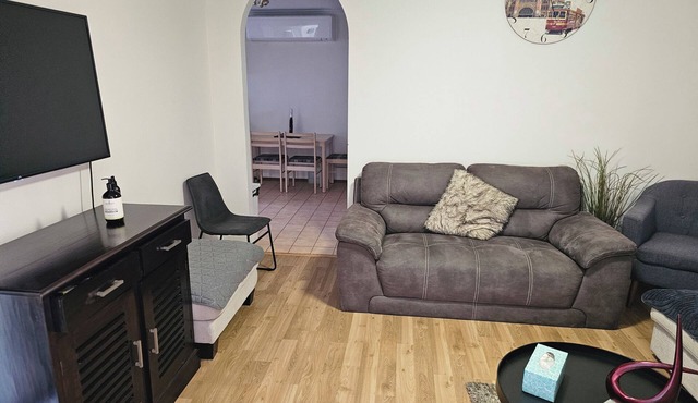 Charming 3-bedroom House in Meadow Heights - Perfect Family Retreat in Melbourne