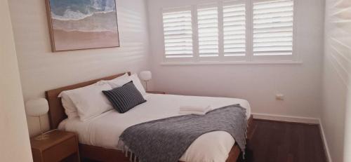 Charming Apt Min from Rockingham Beach - Hosted by Canstay in Rockingham