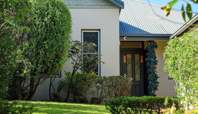 Charming Detached in North Sydney/3BR 3BA/Parking & Metro in North Sydney