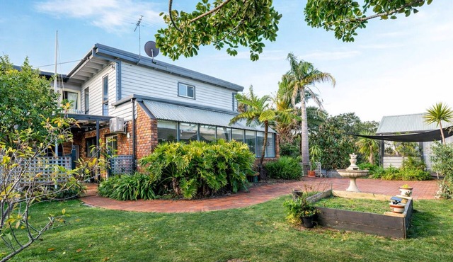Charming Self-Contained Cottage in Heart of Rye - Close to Beaches & Hot Springs in Rye