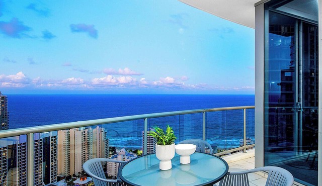 Chevron – 3 Bedroom Executive Sub Penthouse in Surfers Paradise