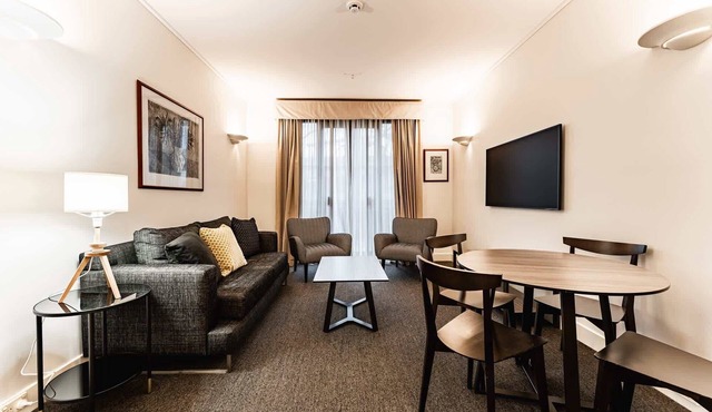 Chic 1-Bed in East Melbourne with Gym & Pool in East Melbourne