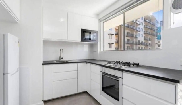 Chic 1-bedroom apartment with AC and WiFi in fabulous Perth in Perth