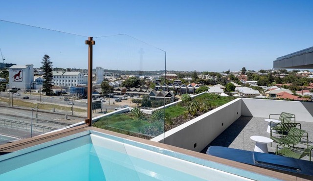 Chic Studio Stay Near Cafés and Coastline in North Fremantle