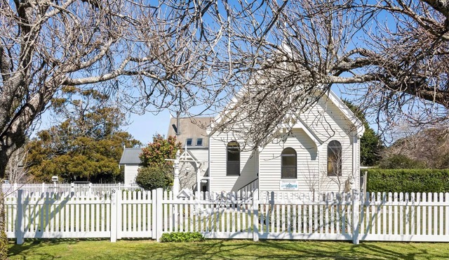 Church Conversion @ 39 Hoddle Street - 2-bedroom apartment in lovely Robertson in Robertson