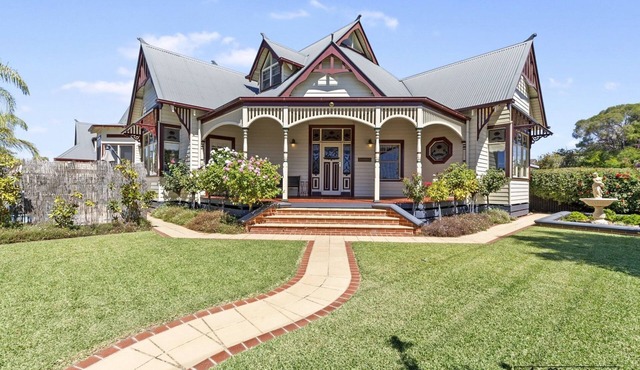 Classic Federation House close to Town & Lake in Yarrawonga