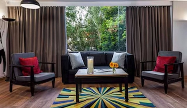Classic With City View Airport Stay