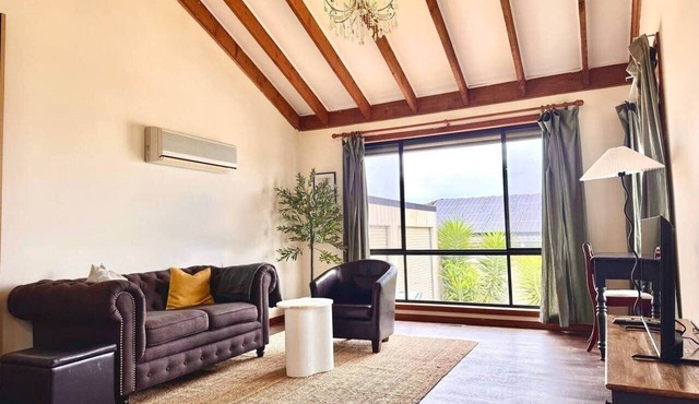 Comfortable 2BR Home in Hallam in Hallam