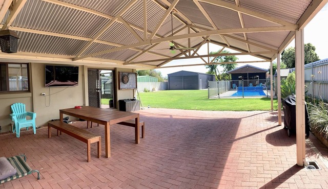 Comfortable and charismatic large 5 Bed family home in Australind
