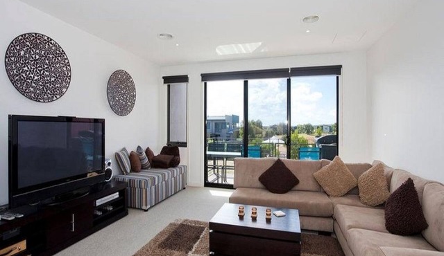Comfortable, clean and modern in an ideal quiet location in Torquay