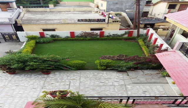 Comfortable Room with Private Garden in Rishikesh