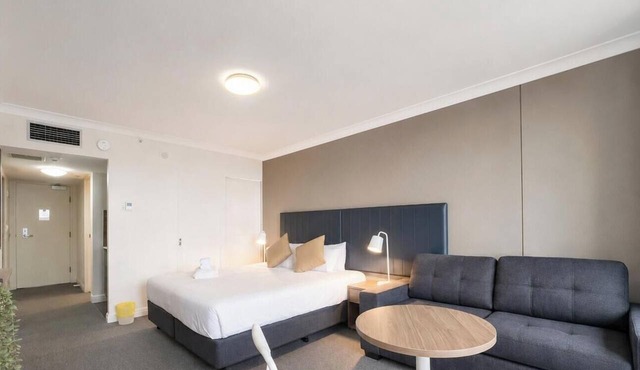 Comfortable Studio 3-min Walk to Chatswood Station in Chatswood