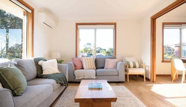 Comfortable Town House Near City in West Launceston