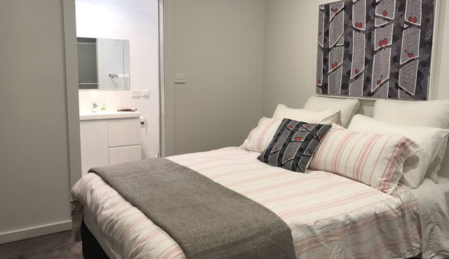 Comfy country cottage in beautiful garden setting in Berridale