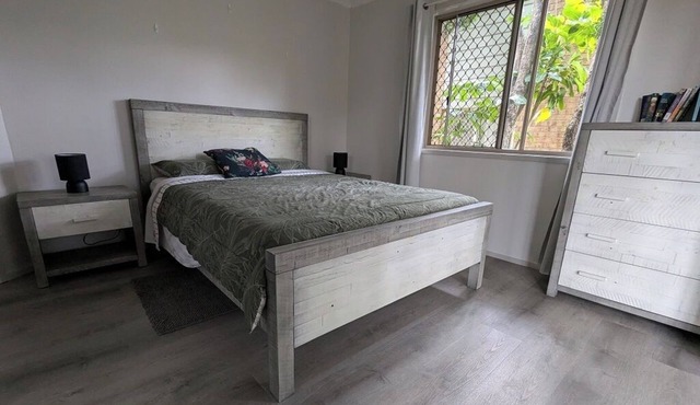 Convenient, great value 2BR Flat @Loganlea, close to Brisbane & Gold Coast in Loganlea