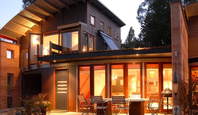 Cool eco Villa in Tawonga South