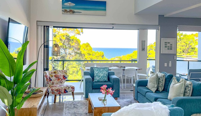 Coolum Beachfront Luxury for Family and Friends in Coolum
