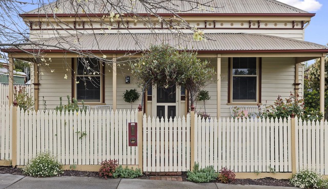 Corlett Cottage in Golden Square