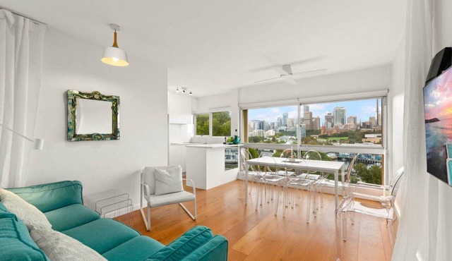 Cosy 1-Bed with Swimming Pool Facing Opera House in Potts Point