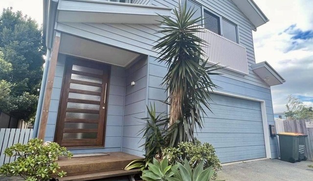 Cosy quiet space in Nudgee beach. nnClose to Brisbane Airport. in Nudgee Beach