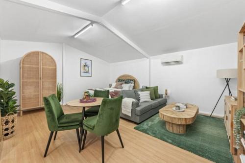 Cottage 1851 Boutique in Brown Hill in Gong Gong