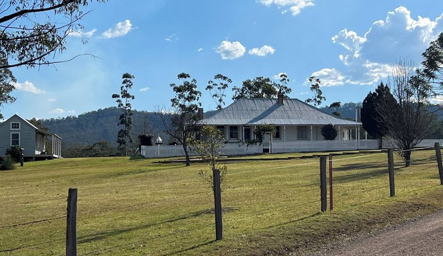 Country getaway at Calderwood Homestead in Upper Tooloom