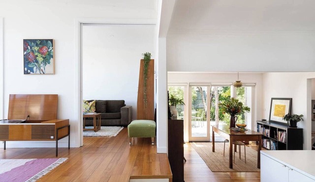 Couples Corner A Stylish Bay View Retreat in McCrae
