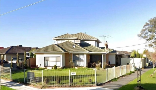 Cozy 2 beds in a private room near Airport in Fawkner