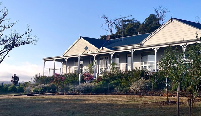 Cozy Fox- Luxury farm stay (near Daylesford) Breathtaking views in Springmount