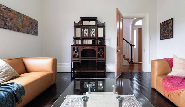 Cozy Heritage on Balfour | 5BR w/Parking in Launceston