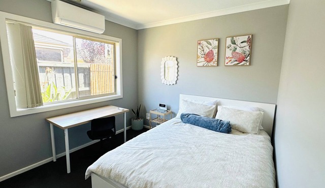CoZy Private Room near Deer Park Train Station in Deer Park